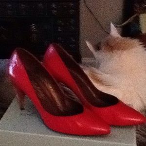 VINTAGE 80's CLASSIC RED LEATHER PUMP HEEL